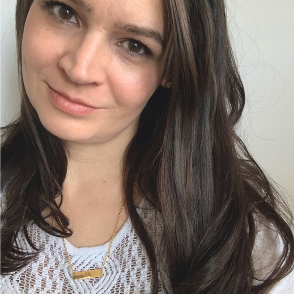 Meet your Posher, Lindy - Picture 3 of 5